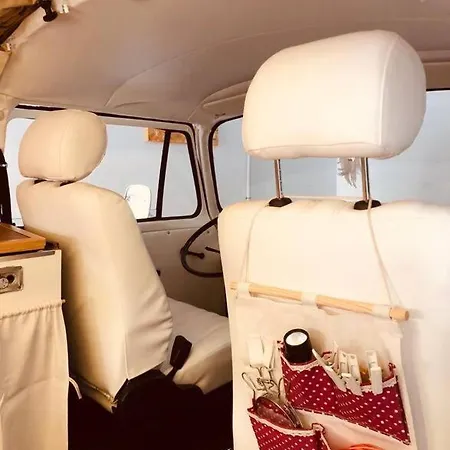 船上ホテル Tommy, A '77 Vw Bay Stylish ロスクリスティアーノス